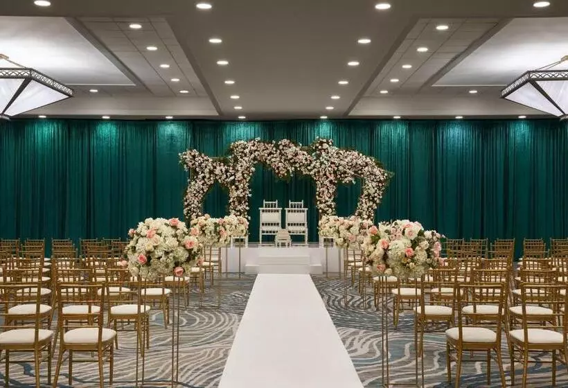 Отель Westfields Marriott Washington Dulles