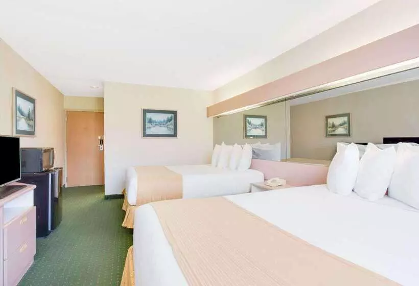 Microtel Inn By Wyndham Greensboro