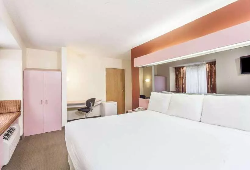 בית מלון כפרי Cedar Bluff Inn