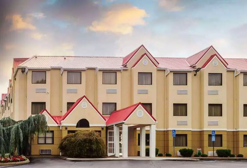 בית מלון כפרי Cedar Bluff Inn