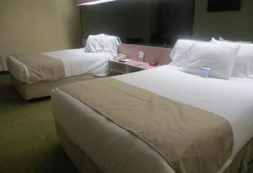 בית מלון כפרי Cedar Bluff Inn