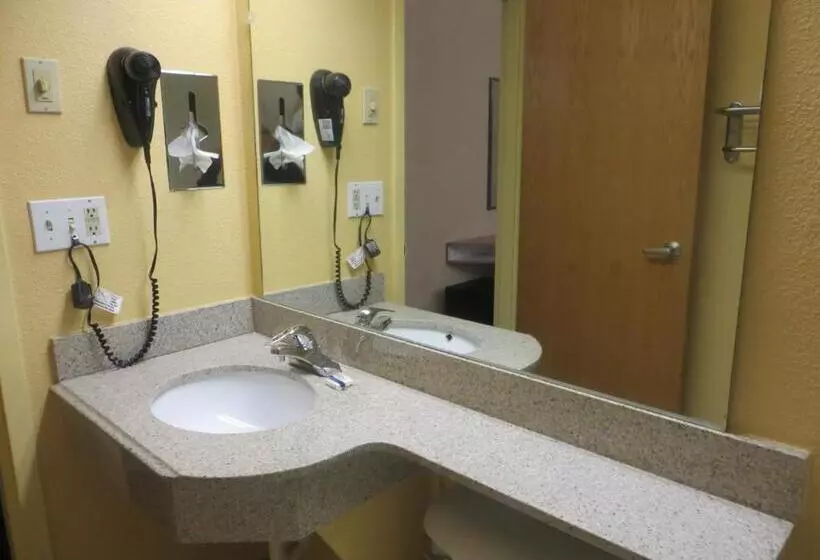 בית מלון כפרי Cedar Bluff Inn