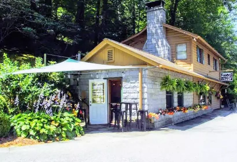 モーテル Mitchells Lodge And Cottages