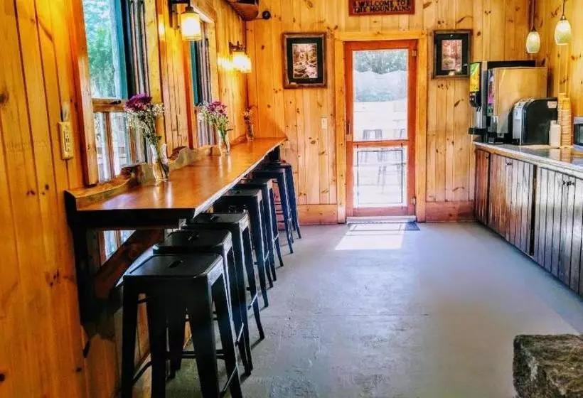 モーテル Mitchells Lodge And Cottages