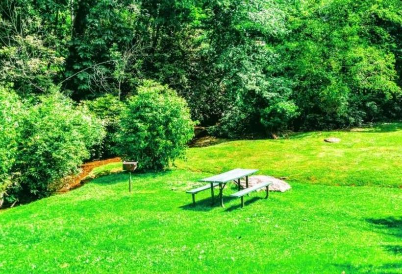 Motelli Mitchells Lodge And Cottages