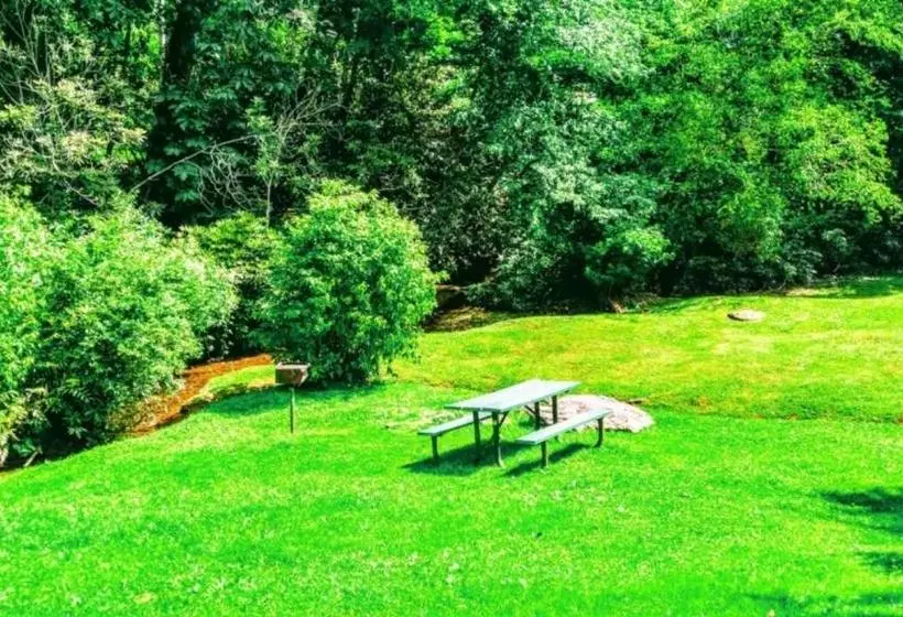 モーテル Mitchells Lodge And Cottages