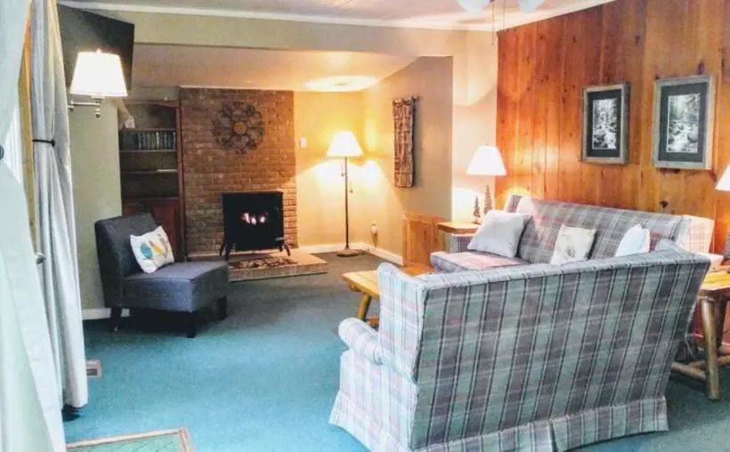 モーテル Mitchells Lodge And Cottages