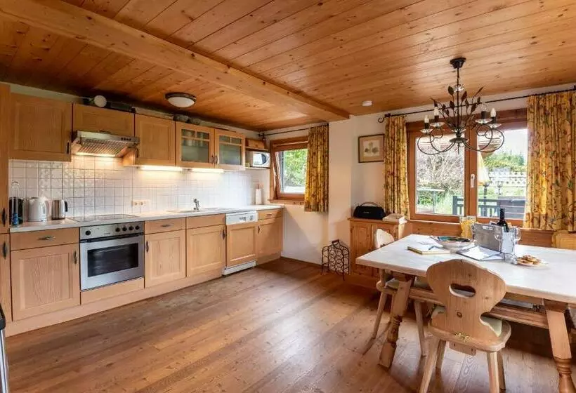 Chalet Mora Lodge By Alpine Host Helpers