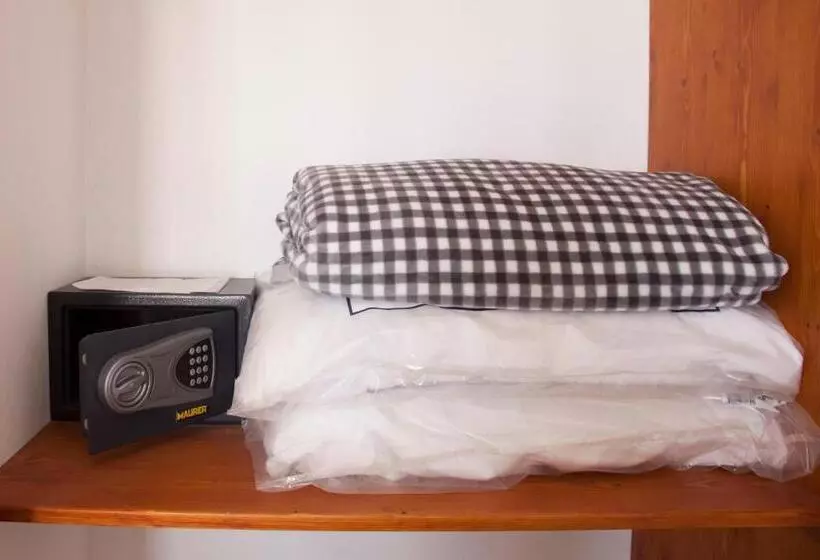 تختخواب و صبحانه Nos Kasa