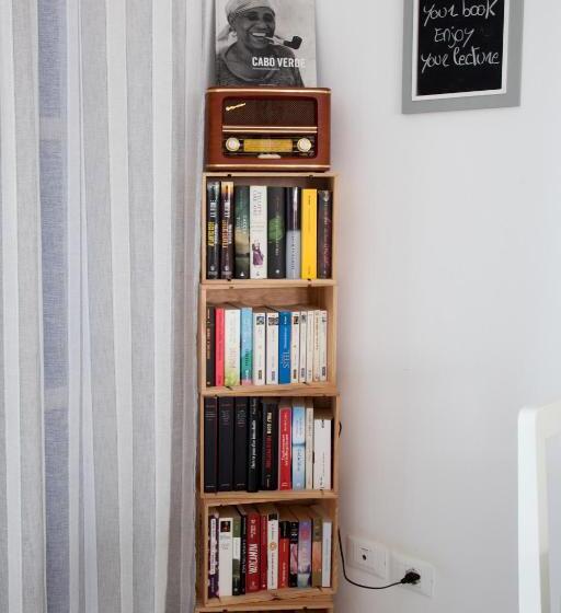 تختخواب و صبحانه Nos Kasa