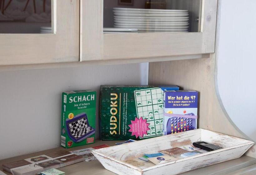 تختخواب و صبحانه Nos Kasa