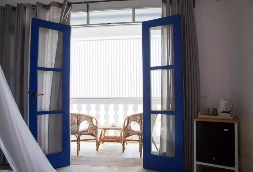 تختخواب و صبحانه Nos Kasa