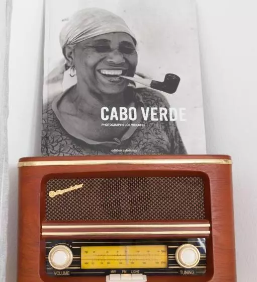 تختخواب و صبحانه Nos Kasa