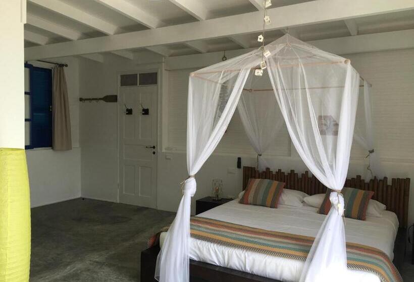 تختخواب و صبحانه Nos Kasa