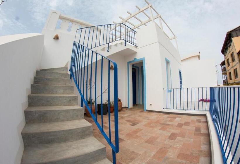 تختخواب و صبحانه Nos Kasa