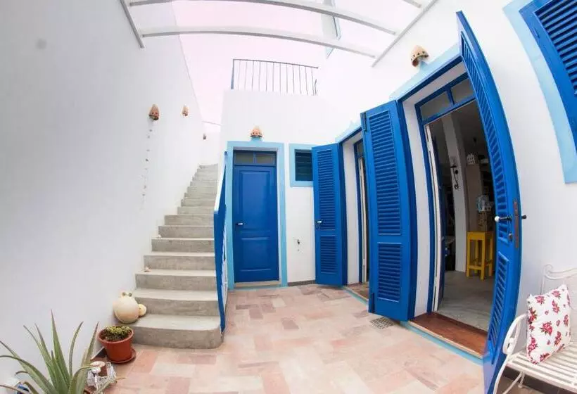 تختخواب و صبحانه Nos Kasa