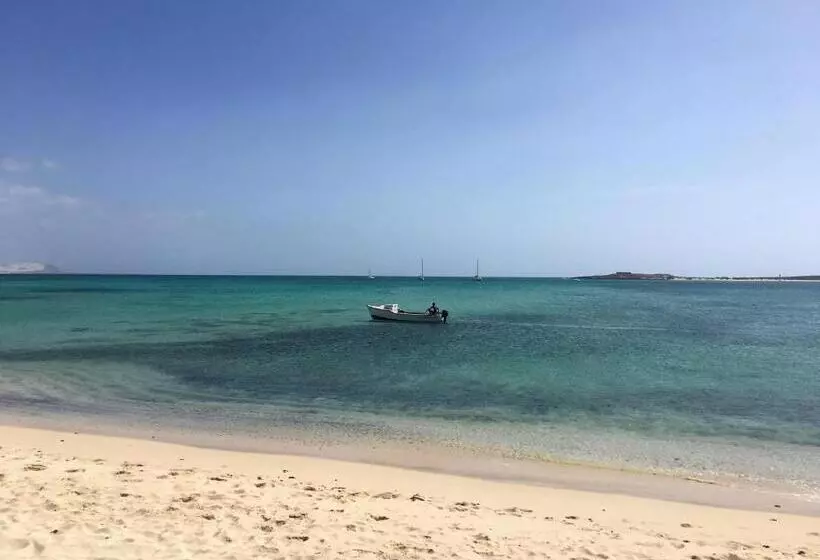 تختخواب و صبحانه Nos Kasa