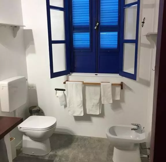 تختخواب و صبحانه Nos Kasa