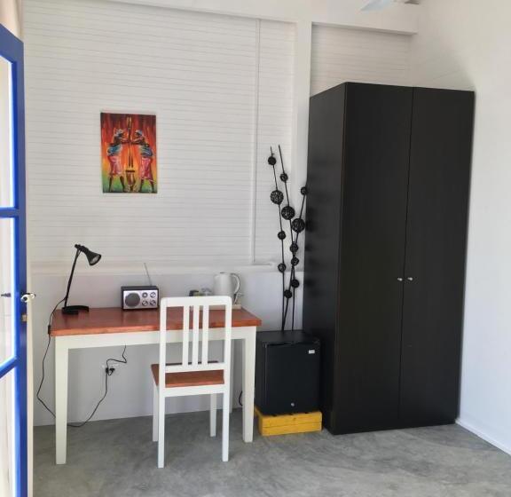 تختخواب و صبحانه Nos Kasa