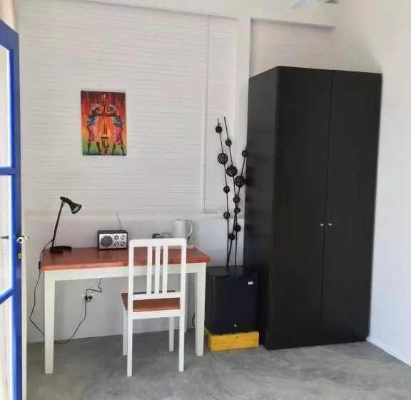 تختخواب و صبحانه Nos Kasa