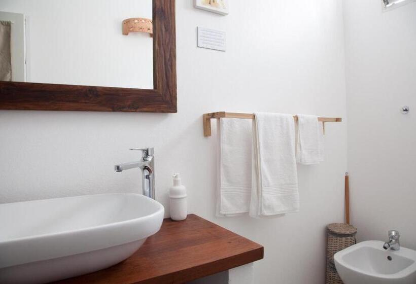 تختخواب و صبحانه Nos Kasa