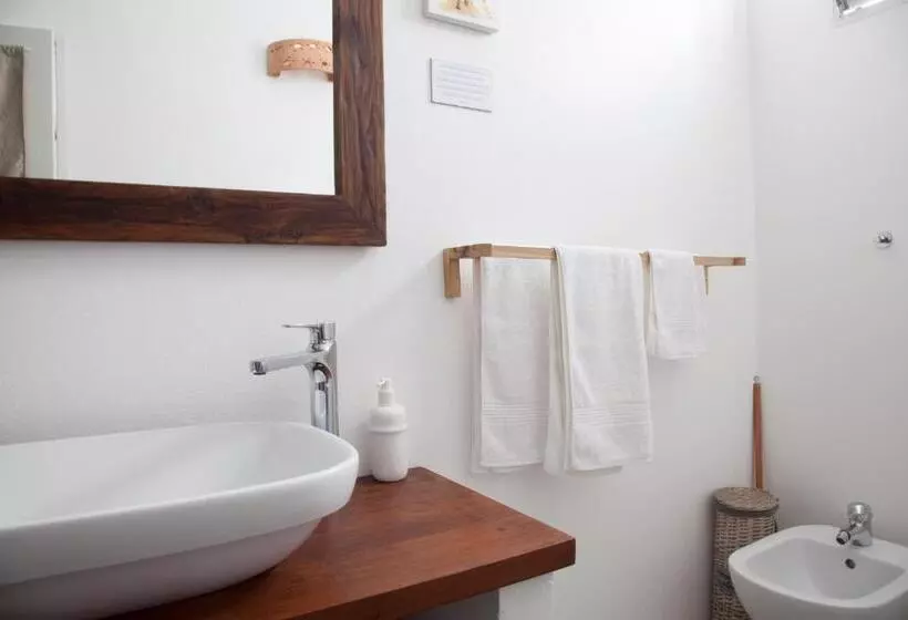 تختخواب و صبحانه Nos Kasa