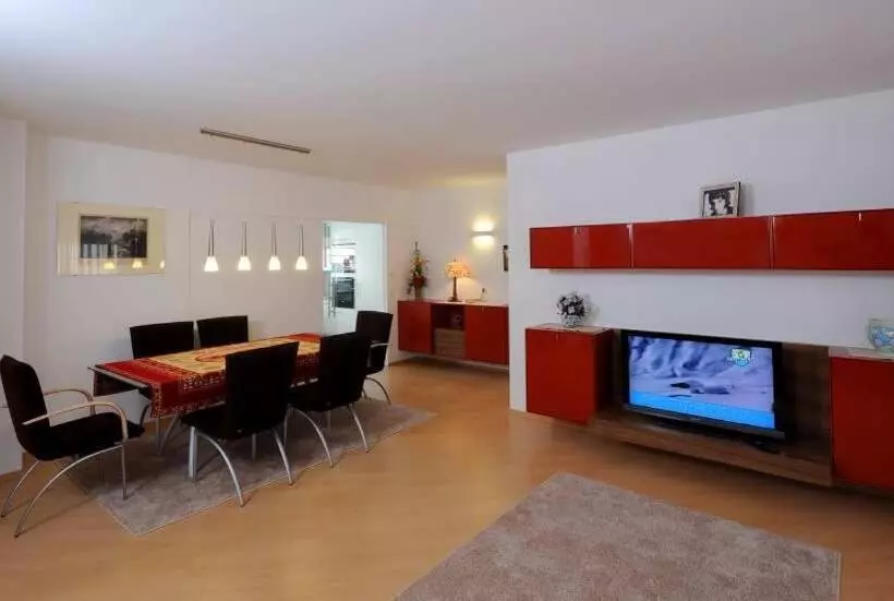 ベッドアンドブレックファースト Försterhaus & Haus Andrea