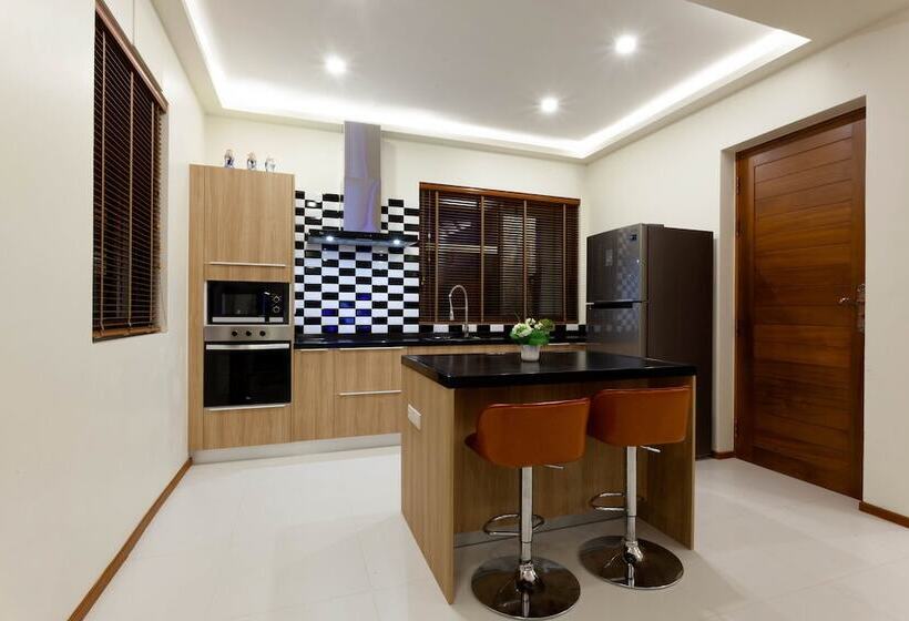 New Boutique Pool Villa Sequoia Close To Rawai And Naiharn Beach