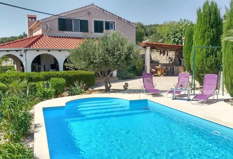 Villa Nika