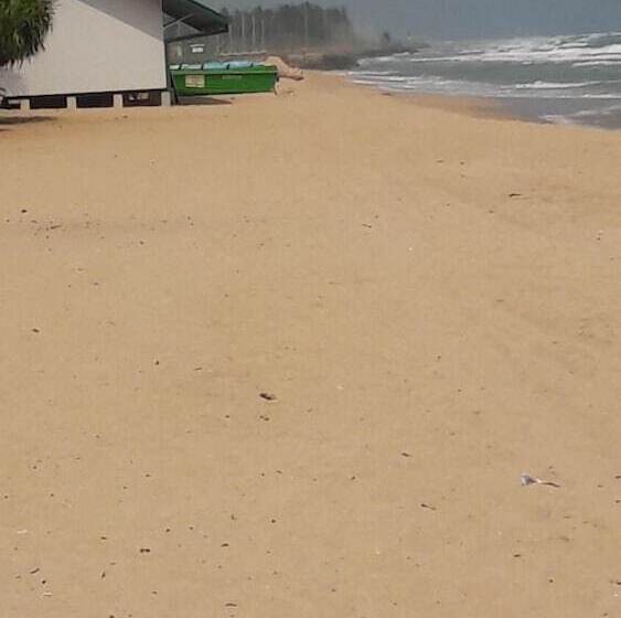 פנסיון Nilaveli Beach Rooms