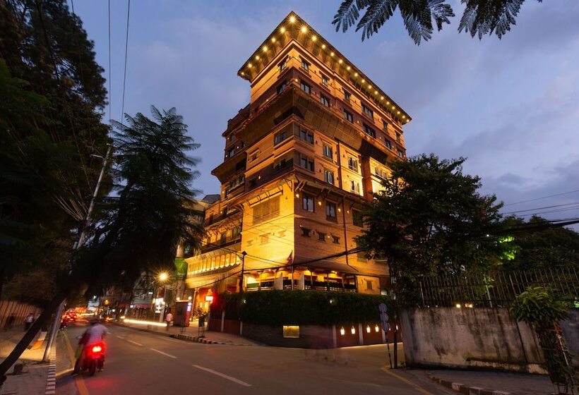 هتل Basera Boutique