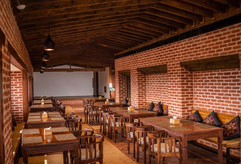 هتل Basera Boutique