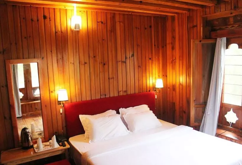 هتل Pinewood Experiential Stay And Hideouts