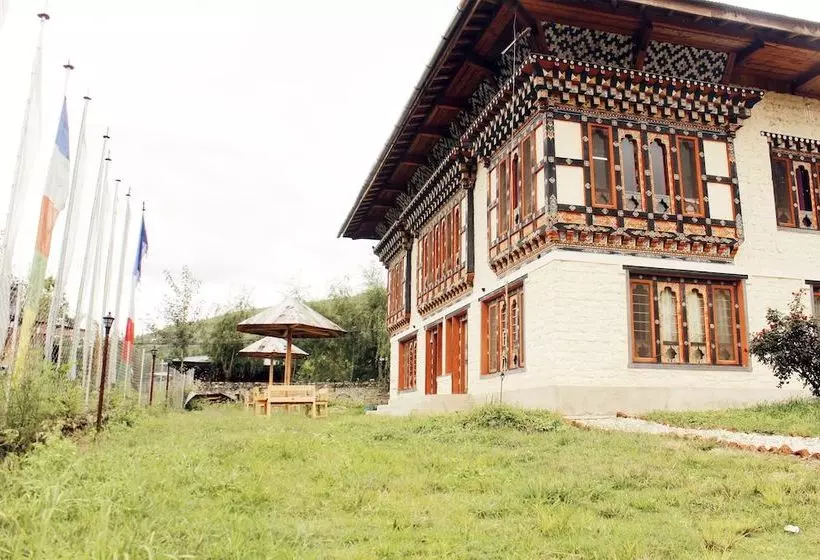 هتل Pinewood Experiential Stay And Hideouts
