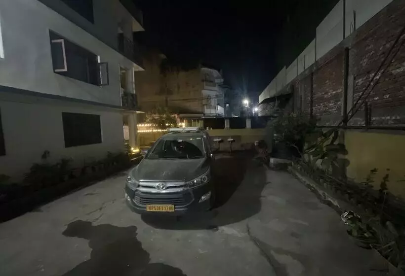 پانسیون Nirvaan Guest House