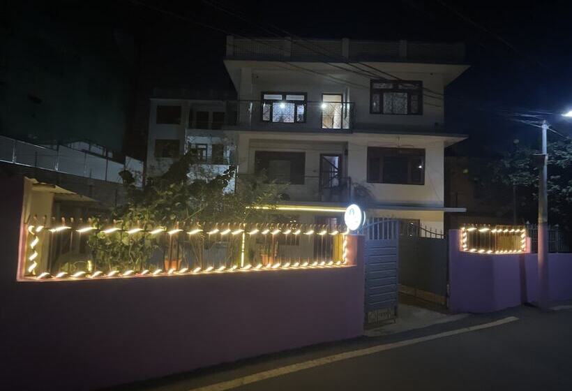 پانسیون Nirvaan Guest House