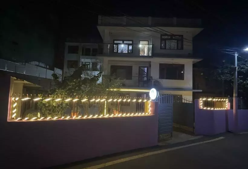 پانسیون Nirvaan Guest House