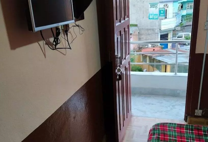 پانسیون Nirvaan Guest House