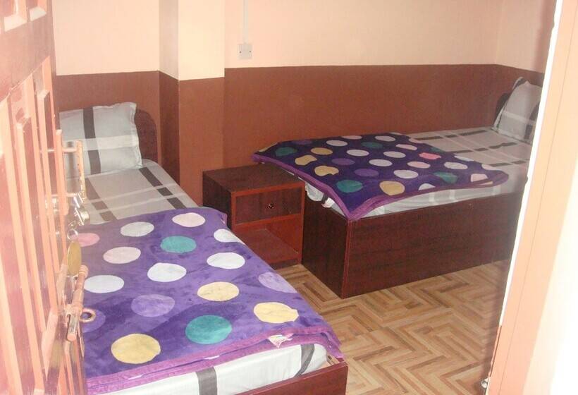 پانسیون Nirvaan Guest House