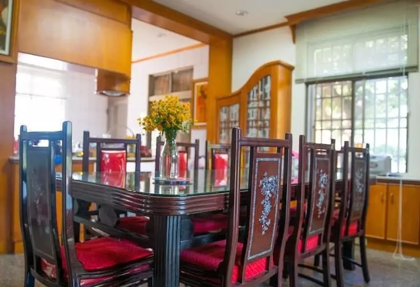 پانسیون Pine Garden Family Villa