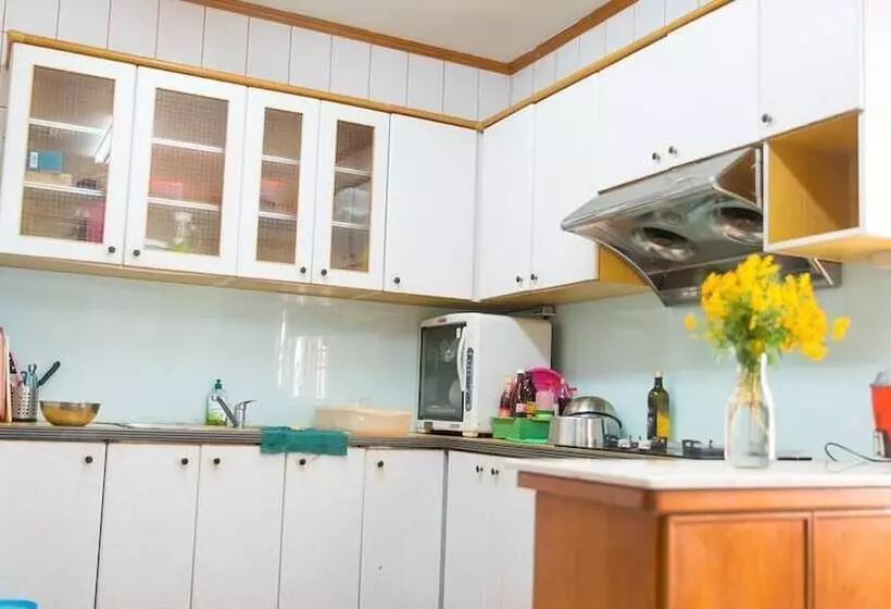 پانسیون Pine Garden Family Villa