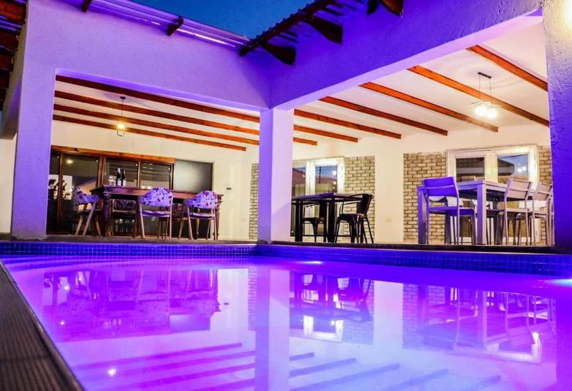 پانسیون Royal Cottage