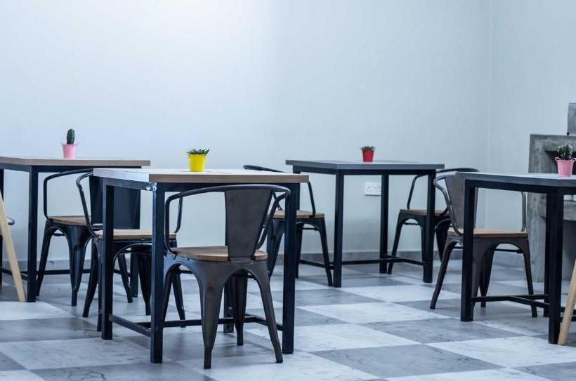 پانسیون Royal Cottage