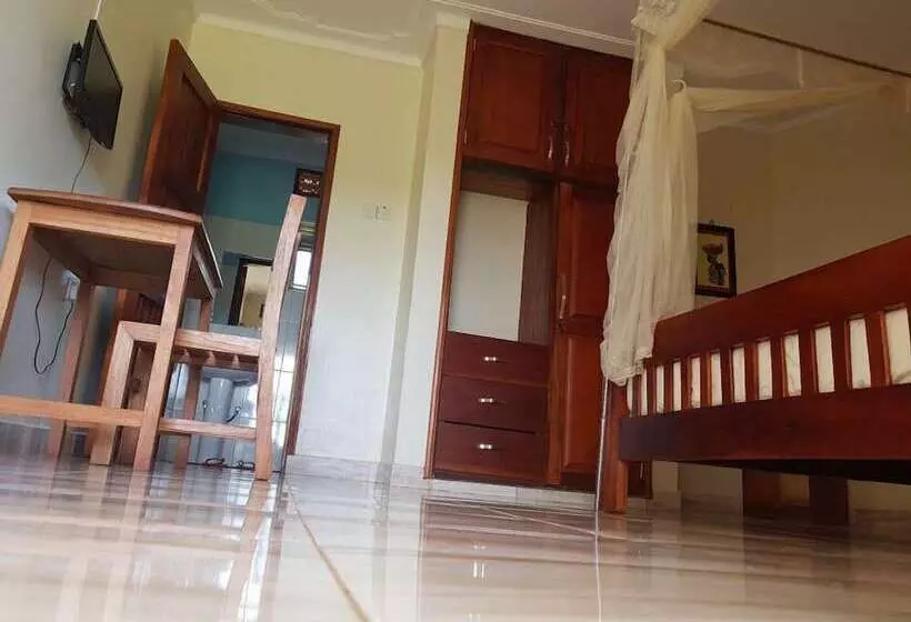 پانسیون C & G Heritage Cottage