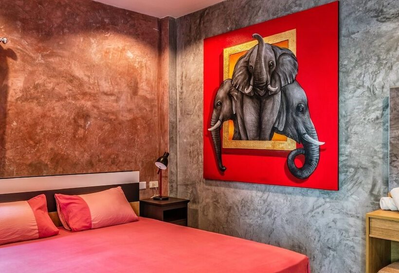 Tropical Living In Modern Villa Lancelot