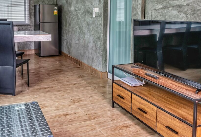 Tropical Living In Modern Villa Lancelot