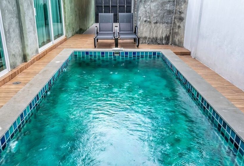 Tropical Living In Modern Villa Lancelot