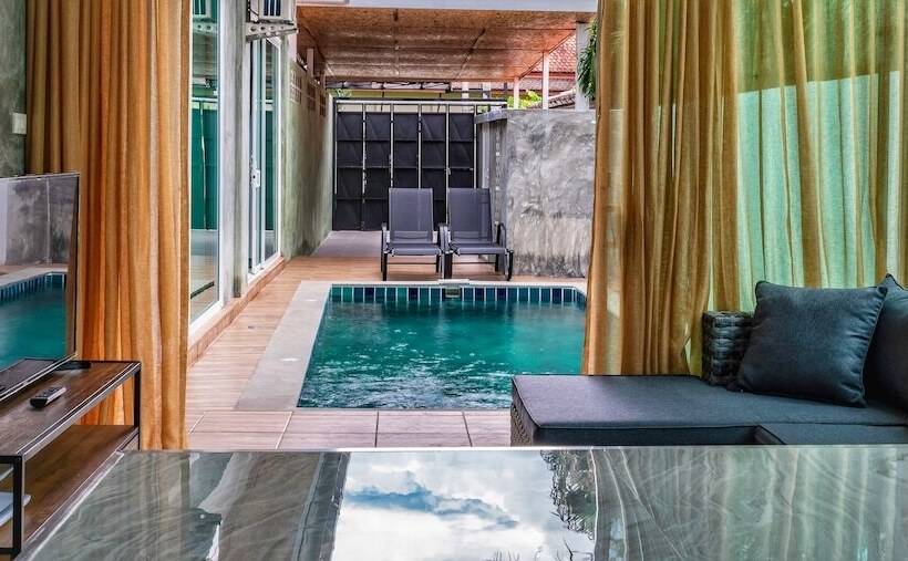 Tropical Living In Modern Villa Lancelot