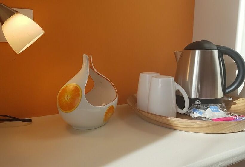 민박 Chambres D Hotes Lasarroques