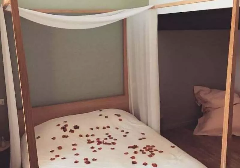 ベッドアンドブレックファースト ô Huis Clos